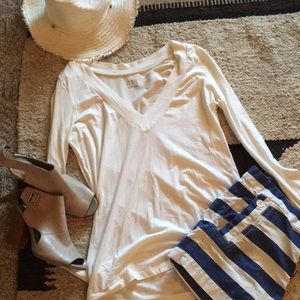 White long sleeved T-shirt